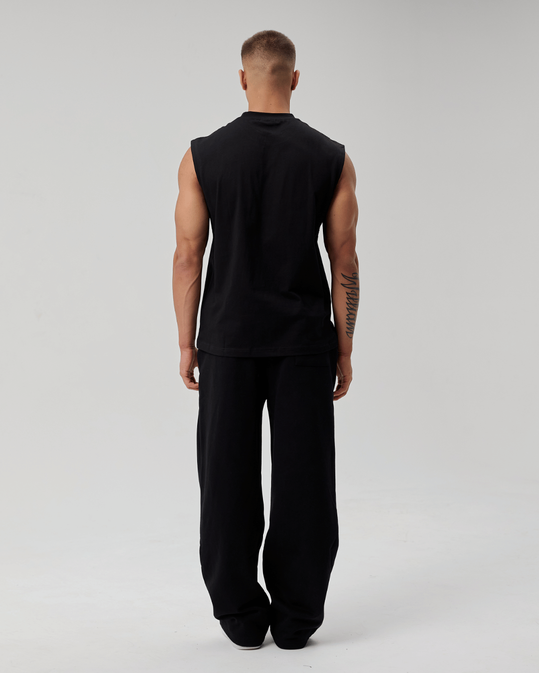 BASYQS SWEATS - BLACK