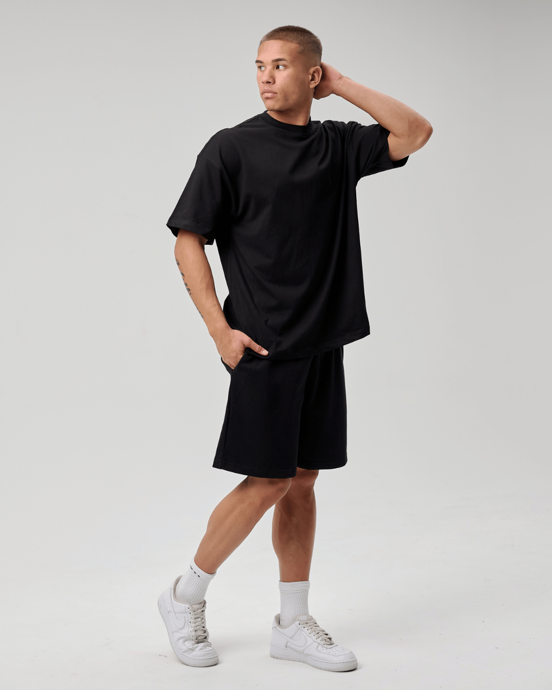 BASYQS SIGNATURE T-SHIRT - BLACK
