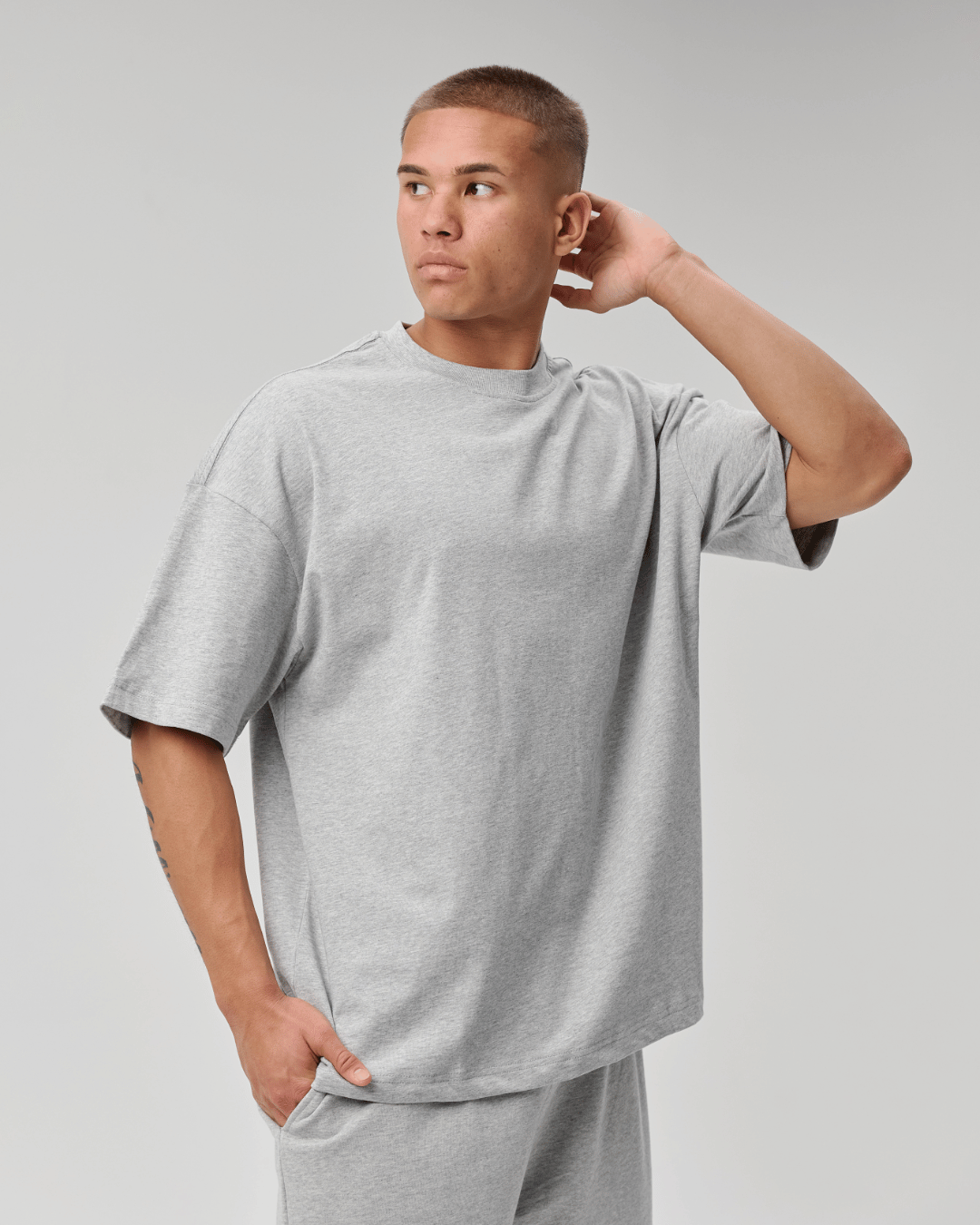 BASYQS SIGNATURE T-SHIRT - GREY
