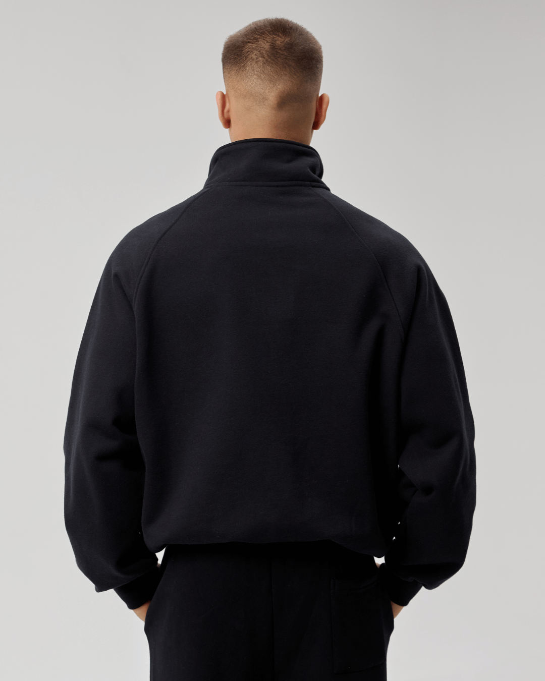 QUARTER ZIP - CURSIVE BLACK