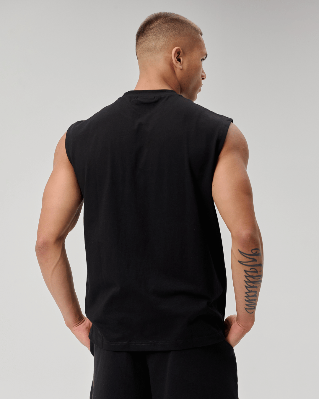 BASYQS TANK - BLACK