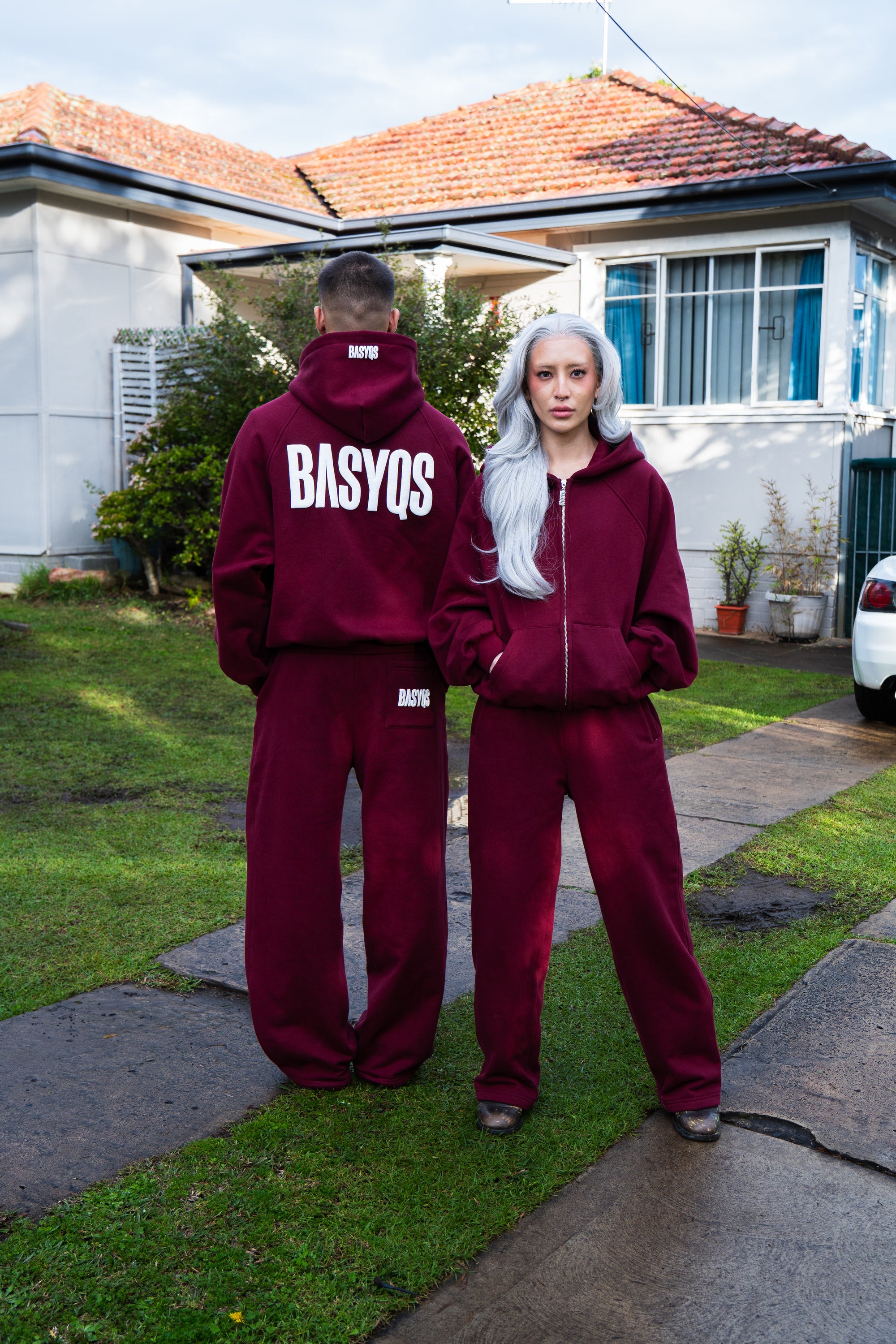 BASYQS ZIP UP - MAROON
