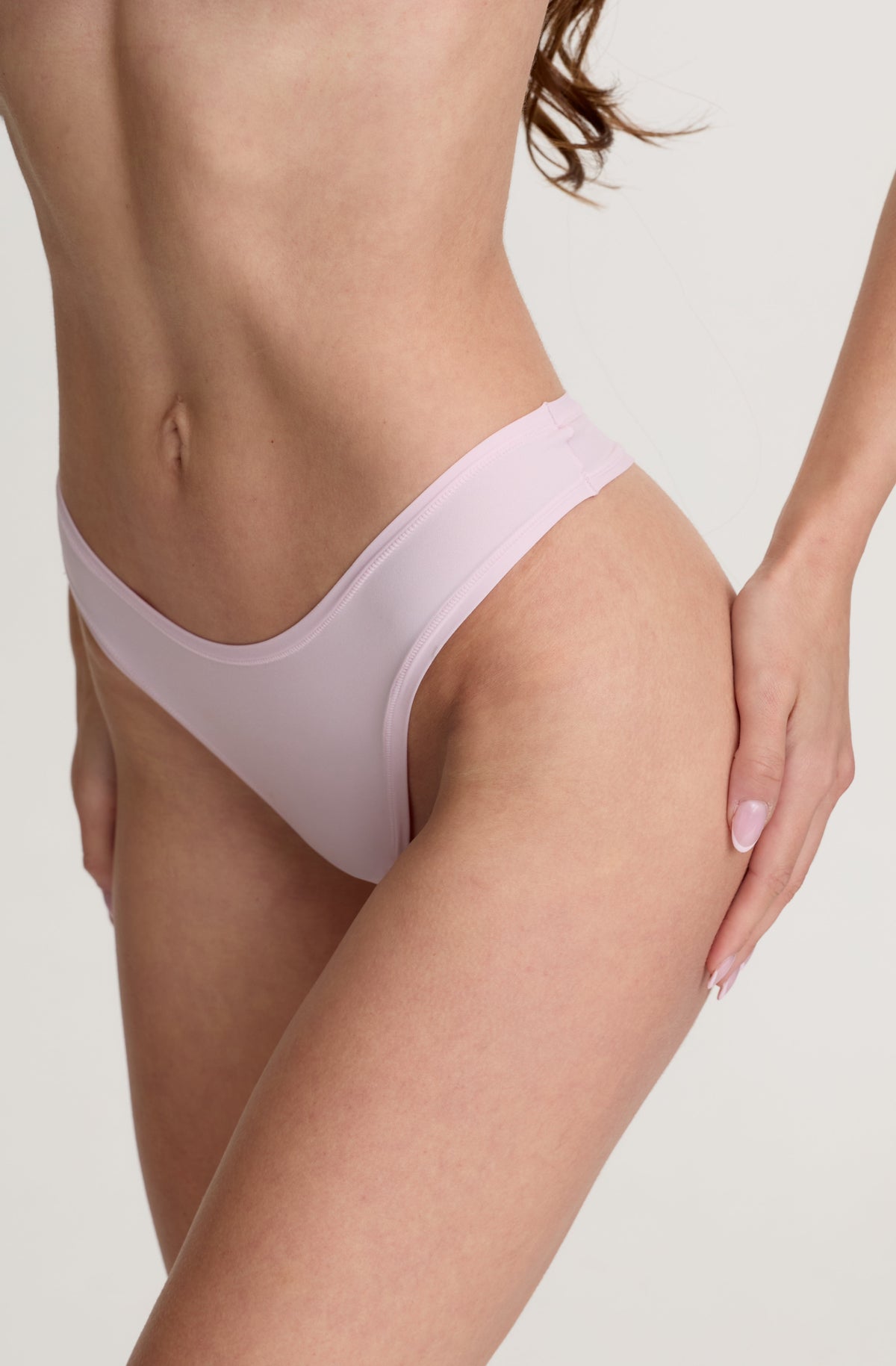 CHLOÉ THONG - POWDERPUFF