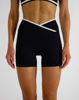 VIVIAN SHORTS - CAVIAR/WHITE TRIM