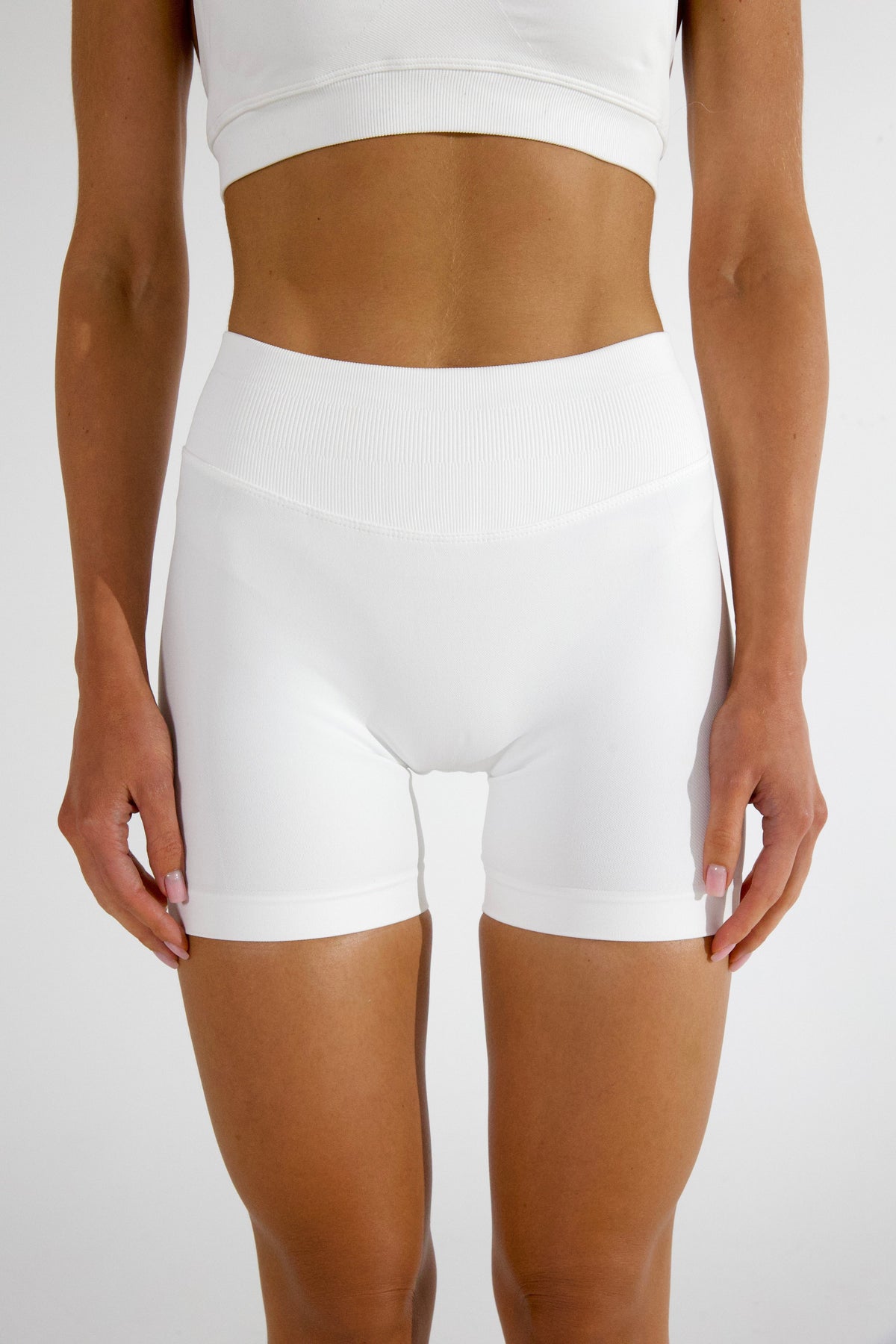 AURA SHORTS - COCONUT