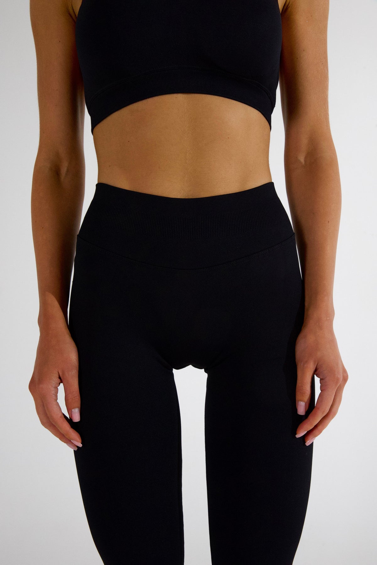 AURA LEGGINGS - CAVIAR
